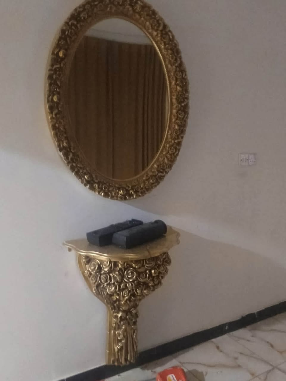 اغراض للبيع نضافه 90بلميه 
مكان حي الجهاد
غرفه نوم جديده كامله 
كاونتر مع طباخ 
ميز بلازما 
مدخل كليدور
تخم 
***********
