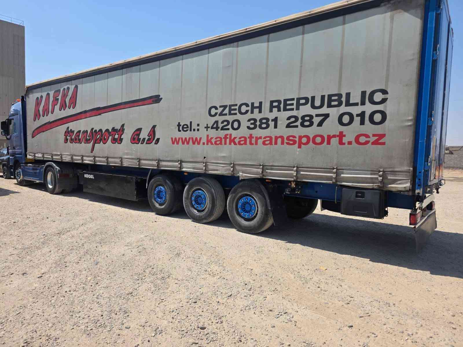 السلام عليكم 
اكتروس موديل 2008🚛🚛
حجم 1846🚛🚛
مواصفات فول ماعدا حساس كشن ديوان 🚛🚛
مكلف بلنشر 
للاستفسار الاتصال على
***********
