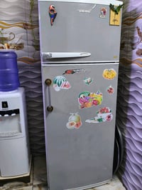 ثلاجه حجم كبير سعره 150رقمي 07801117357