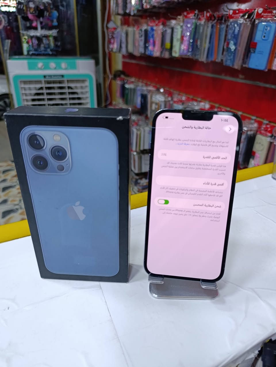 ايفون 13 برو ماكس ذاكره 256 بطاريه 84+انفنكس سمارت 10 ذاكره 128 مكتب الجوهره شارع المحيط مقابيل المجمع الطبي ***********..

نص مكتوب في الصور:
- ١٠:٥٤
- حالة البطارية والشحن
- كذا هو الحال مع البطاريات القابلة لإعادة الشحن، بطارية الهاتف قابلة
- للاستهلاك وتصبح أقل فاعلية مع الوقت. معرفة المزيد...
- %٨٤
- الحد الأقصى للقدرة
- هذا قياس لقدرة البطارية مقارنة بقدرتها عندما كانت جديدة. قد
- تسبب القدرة المنخفضة تقليل ساعات الاستخدام بين عملية الشحن
- والأخرى.
- أقصى قدرة للأداء
- تساعد الأنظمة المضمنة في النظام والسكونات في تخفيف أثر الأداء
- الذي قد تلاحظوه أثناء التقدم الكيميائي في عمر بطارية iPhone.
- شحن البطارية المحسن
- للحد من استنزاف عمر البطارية، يتعلم الـ iPhone من عادات الشحن
- اليومية بحيث ينتظر ولا يتجاوز %٨٠ حتى يحين موعد حاجتك إلى
- استخدامه.