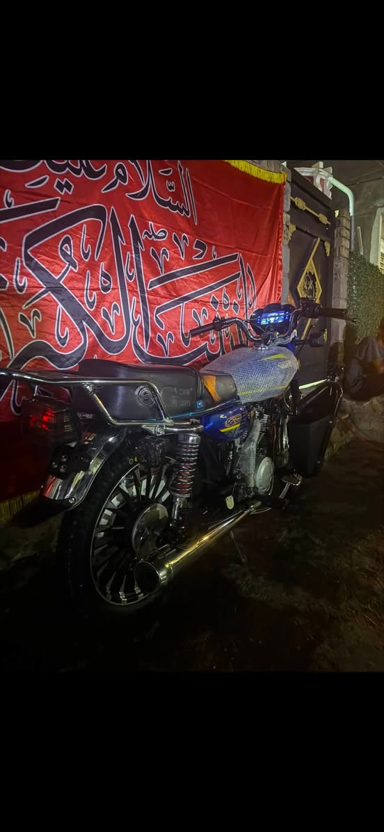 سلام عليكم دراجه يراني مديل 25 كفاله عامه ماشيه 9000 بعده زيرو مستعجل عل بعته ما بيه نقص بكاني بغداد حي جهاد رقمي *********** سعر 750 وبيه مجال قليل

