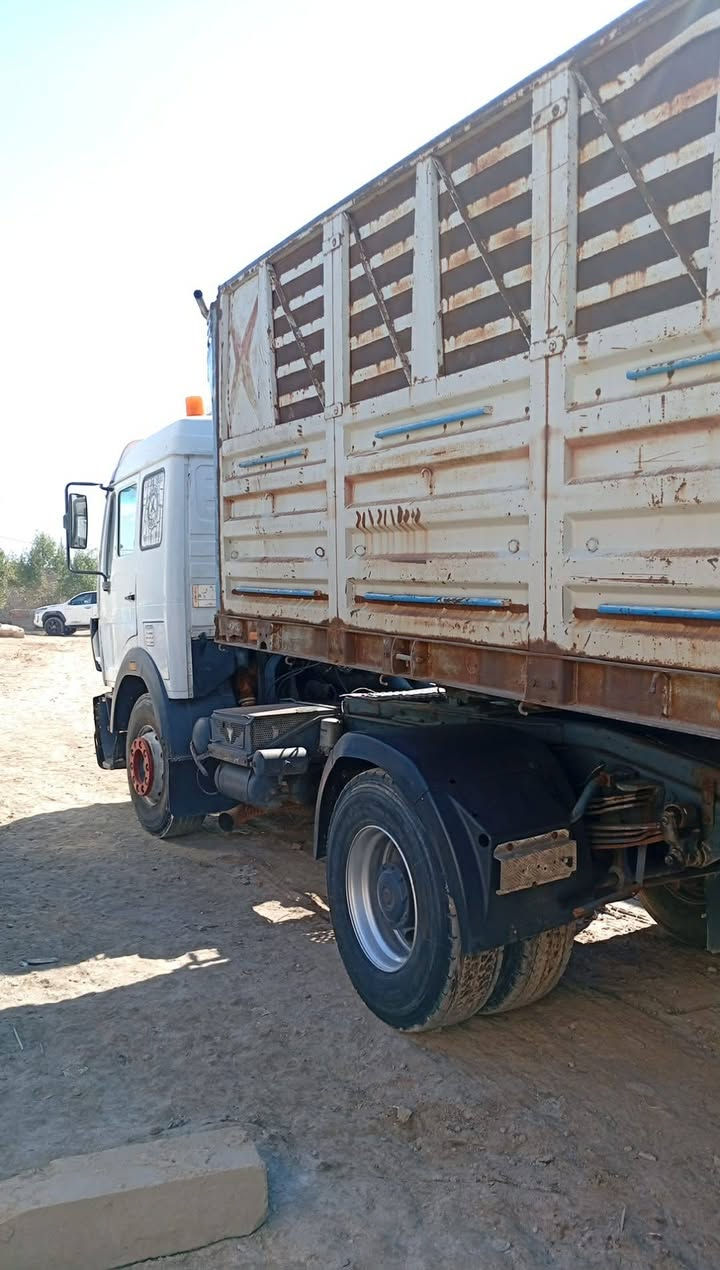 شاحنة