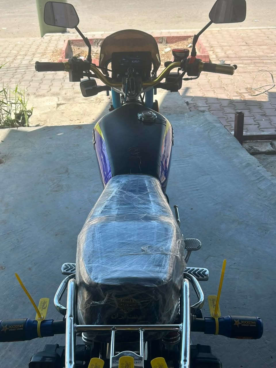 دراجة إيراني موديل 25محرك 200cc
بعدها على وضع الشركة ماشية 9000بس

كفاله عامة بعدها زيرو 

سعر 825وبيها مجال

لتواصل ***********
