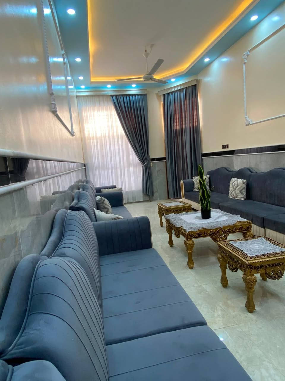بيت للبيع طابو صرف 
المساحه ١٥٠م
 الواجهة ٧ونص والنزال ٢٠
 كونكريت مسلح الطابقين
 الطابق الأول يتكون من كراج سياره كبير واستقبال ومطبخ وصاله ومنور وغرفه نوم كبيره وصحيات داخليه وخارجيه 
الطابق الثاني يتكون من غرفتين نوم وصاله وصحيات وسطح 
الطابق الثالث سطح ع كبر البيت
الديوانيه حي الزهراء نزله العلوه القديمه او نزله السكراب قريب ع الشارع العام الرئيسي المنطقه كامله من الخدمات تبليط وماي ومجاري ومدارس
مطلوب اسكان ٤١ ونص والتسديد ٢٨٥ الف
اذا تريد الاثاث ينباع مع البيت 
للاستفسار واتساب او الاتصال على الرقم
*********** 
(خاص ماعندي)
