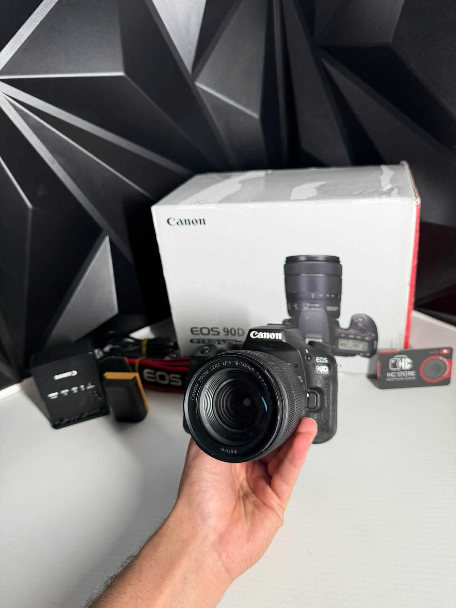كانون 90D • عدسة 18-135mm USM • شاتر ١٤٠٠٠