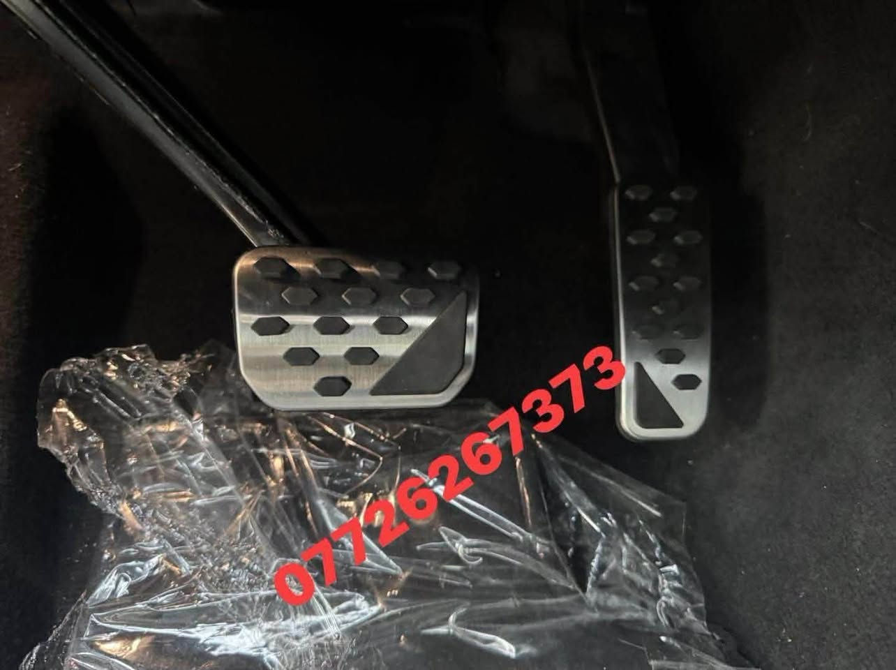 كماليات جيب كراند شيروكي 
الشكل الجديد 7 راكب 
- مطريات 
- دواسات بانزين وبريك 
- واقيات طين بلادية 
- فرشة دشبول 
- دوسات جانبية 
- تغليف حماية داخل السيارة PPF
- دوسات ترحيب كابون فايبر 
- ماسحات بلادية مامية وخلفية 
- سبايدر صندوق وسطي 
توصيل متوفر لجميع المحافظات 
شرط المنتج المرسل مطابق للصور في المنشور 
***********

نص مكتوب في الصور:
- ماسحات امامية جيب الشكل الجديد ربل وليس عظم ***********
- تغليف ppf لحماية داخل سيارة الجيب
- فرشة داشبول جيب جراند شيروكى حماية وأناقة تدوم قطع دوج دورنكو توفير جميع قطع الغيار الأصلية والتجارية للدودج دورنكو و جيب كراند شيروكي توصيل سريع لكافة المناطق قطع أصلية وتجارية جودة مضمونة متوفر بلونين أسود بيج يعطي مظهر أنيق وفخم تثبيت ممتاز بدون انزلاق مقاوم للظروف الجوية يحافظ على الدشبول من حرارة الشمس خامة ثقيلة وعالية الجودة مناسبة لسيارة جيب جراند شيروكي متوفر الآن جاهز للتركيب *********** للحجز والإستفسار
- تغليف ppf لحماية داخل سيارة الجيب For Jeep Grand Cheroke (2021-2024) FOR LEFT-HAND DRIVE
- واقيات طين جيب الشكل الجديد 0772626737
- مطريات جيب 7 راكب
- سبايدر خلفي