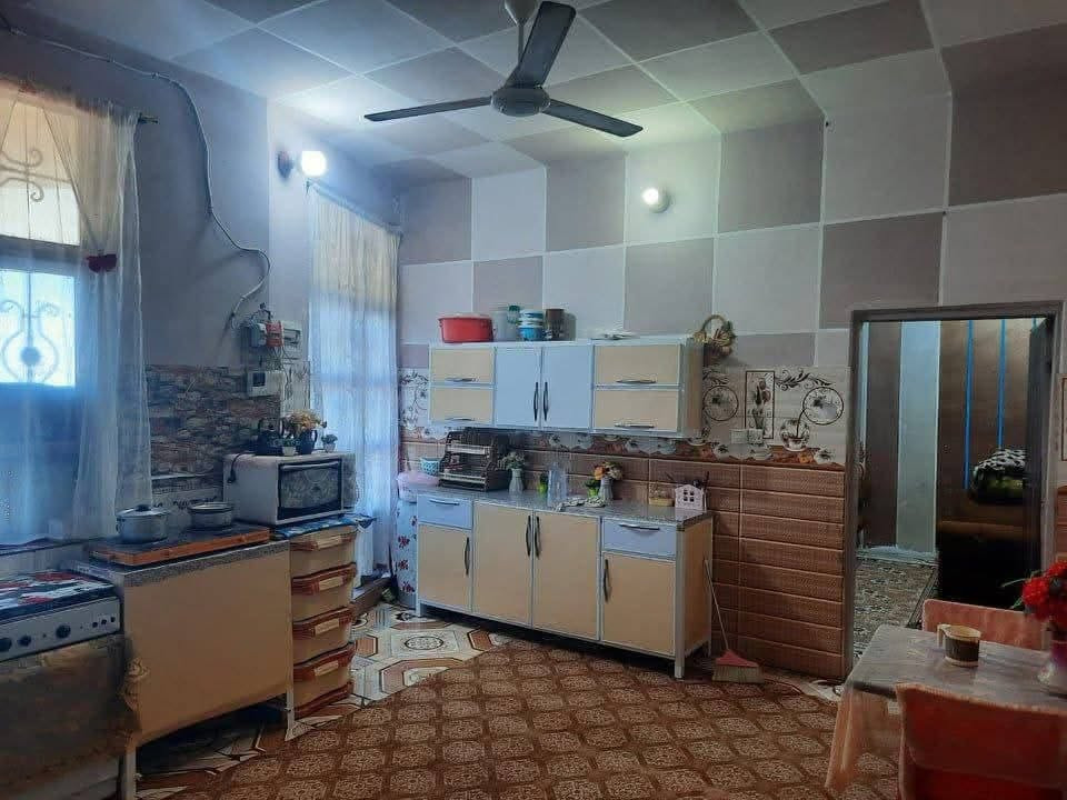 السلام عليكم
بيت للبيع بناء حديث طابو صرف  
الموقع : حي اور الثاتية شارع السبيس خلف جامع الهدى والمدرسة الهيكل 
المساحة: 200 م على ساحة  
تفاصيل البيت العقار مكون من طابقين كونكريت  
#الطابق الارضي يتكون من غرفتين مطبخ حار و صالة واستقبال وصحيات داخلية وخارجية
#الطابق الاول يتكون من غرفتين ومطبخ 
وصالة واستقبال وصحيات داخلية عدد 2 وباب شقة خارجي
بيع او مراوس بيت عدد ثنين كون قريبات ع بعض 
شراي تفضل خاص وتدلل ***********

نص مكتوب في الصور:
- DMI NOTE 8
- QUAD CAMERA
- SHOT ON REDMI NOTE 8 AI QUAD CAMERA
- REDMI NOTE 8 AI QUAD CAMERA