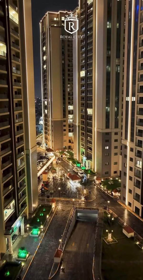شقة للبيع في المجمع الملكي رويال ستي منطقة المنصور البيجية

فرصة استثمارية مميزة وبسعر مناسب شقة للبيع مساحتها 181.84 الطابق 16 عمارة 7 الاستلام بحدود السنه 

مواصفات الشقة

غرفتين نوم
صالة استقبال ومعيشة واسعة
مطبخ مجهّز بالكامل
حمّامان مجهّزان بالكامل
غرفة غسيل (Laundry Room)
بلكونة كبيرة  على طول الشقة بإطلالة بانورامية على المجمع والنافورات 

📞 للتفاصيل والاستفسار:  الاتصال على الرقم ***********   يتوفر واتساب

البيع بسعر مناسب جدا والشقه اطلاله داخليه غير متوفره في مركز المبيعات للشركة
