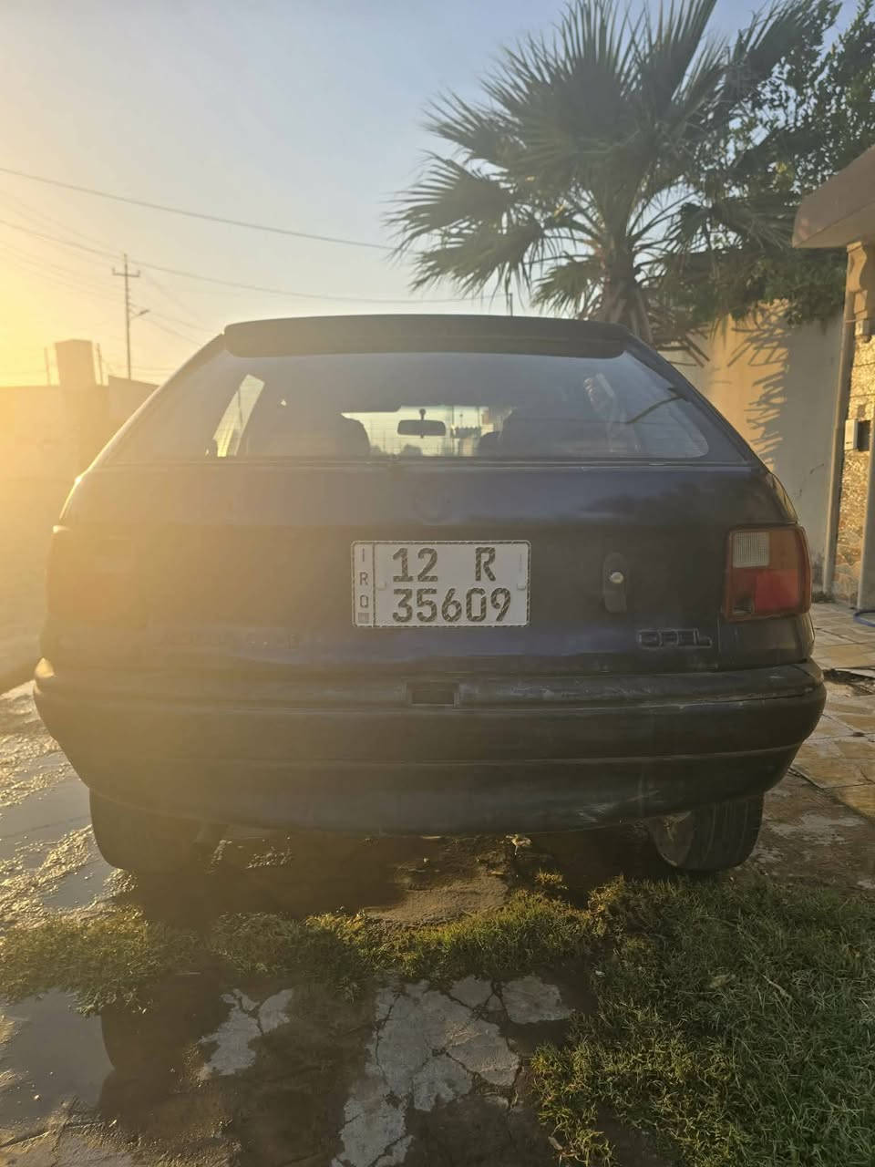 السلام عليكم 
سيارة استرا موديل ٩٢ 
محرك ١٨ كير اوتوماتيك شرط
مصبوغه عام جماليه شرط لاصرف لاتنقيص وجامات كهرب الامامي 
رقم نينوى بأسمي سنويه جديده
والرقم ***********
السعر ٤٥ ورقه
