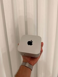 Mac mini M4 • ٢٥٦ SSD • ملحقات