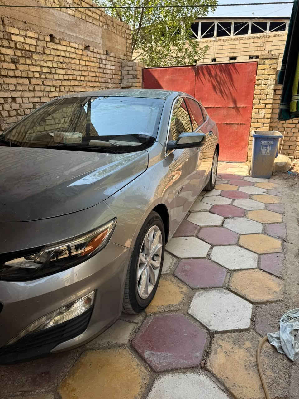 بيع فقط
السلام عليكم 

شوفرليت ماليبو مديل 2023. فئه LT. رقم ميسان 

محرك 1500 تيربو     صور الحادث بالمنشور. 

مواصفات 

1- تشغيل عن بعد 

2-بصمه أبواب + بصمه جنطه 

3-اوتو ستوب 

4- رادار امامي 

5-كشن السائق كهرباىي

6- تبريد قطعتين 

7- كشاف نهاري LED. اوتو 

8- مثبت سرعه 

9-تحكم ستيرن 

10- سايد بريك بصمه 

11- كامره خلفيه على حركه الأستيرن  

12- حساس تايرات

13- مانع الانزلاق 

14عدم مغادره السير 

السعر 135 وبيها مجال قليل 

سياره نضيفه الله شاهد فقط دهن وبانزين

مكان السياره ميسان 

للاستفسار الاتصال على رقم ***********
