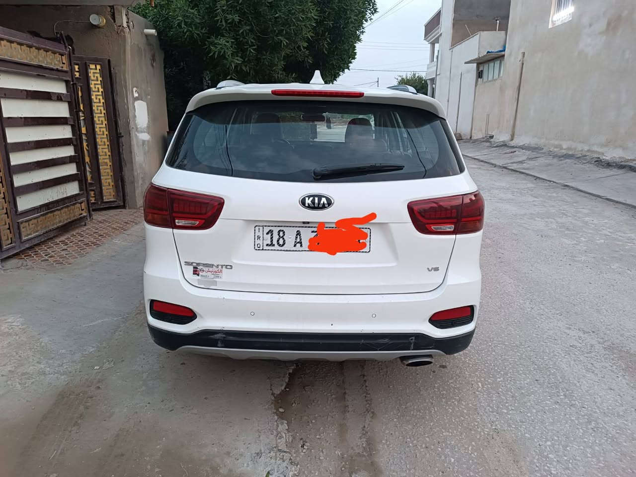 كيا سورنتو 2020  خليجي
رقم بابل انكليزي وهزة جديدة وماشية ٨٦ وبيه بارد والسونار موجود  
6 سلندر 
فول مواصفات: 
عدى البانو راما 
بصمه تشغيل وابواب
ترحيب عند الاقتراب 
كراسي كهربائيّة وجلد
شاشه وكامرة خلفيه
شحن لاسلكي
حساسات. امامي خلفي 
مري شفط واشاير بالمري 
لد امامي وخلفي 
6 سلندر 3500
صندوق كهربائيّة 
رقم بابل بإسمي تحويل مباشر 
مكان السيارة بابل
للاستفسار الاتصال على الرقم ***********
السعر :: ٢٠٥ وقابل للتفاوض بيع مستعجل
