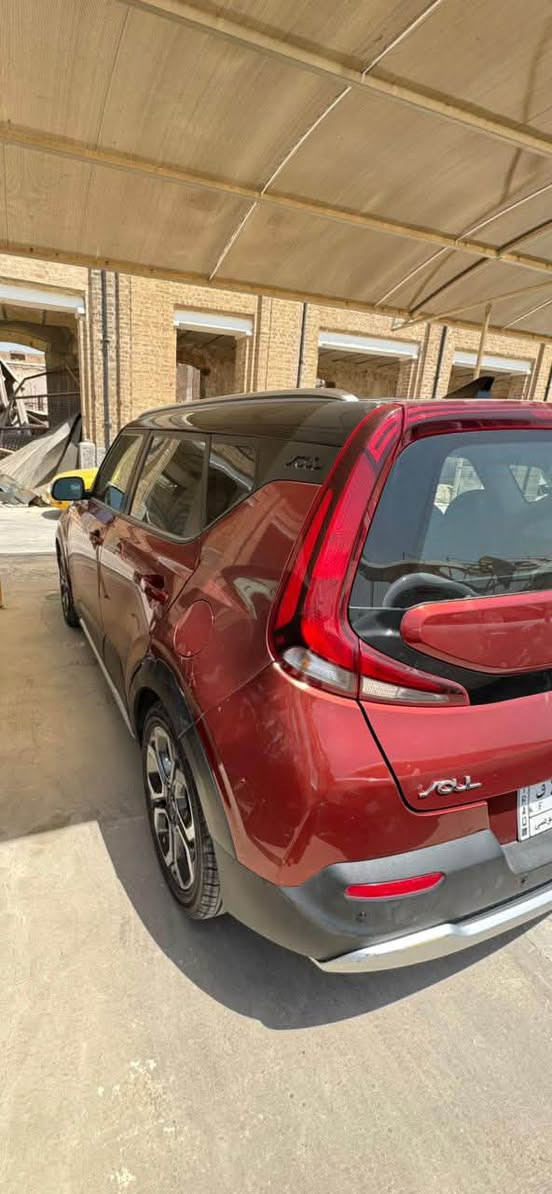 السلام عليكم كيا صول موديل ٢٠٢٠ LX  محرك ٢٠٠٠ ماشية ٨٥ السعر ١٢٠ مكان السيارة بغداد  ***********
