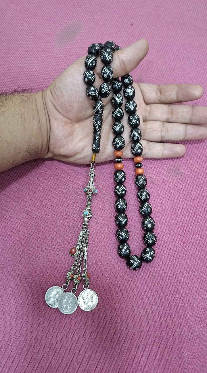 يسر حجازي • ٣٧ خرزة • ٨٠ غرام