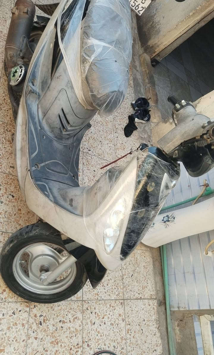 السلام عليكم دراجة ماكس سودة نظيفه وحلوة وكهربائيات شغاله بس سلف مايشتغل ومحرك مكفول نظيف دراجة ماتعبك ولا تصرف عليها احتاجيت علمود عمليه وعرضتها سعرها 600 ومجالها قليل حگ الجيه مكان الدراجة البصرة الامن الداخلي ***********
