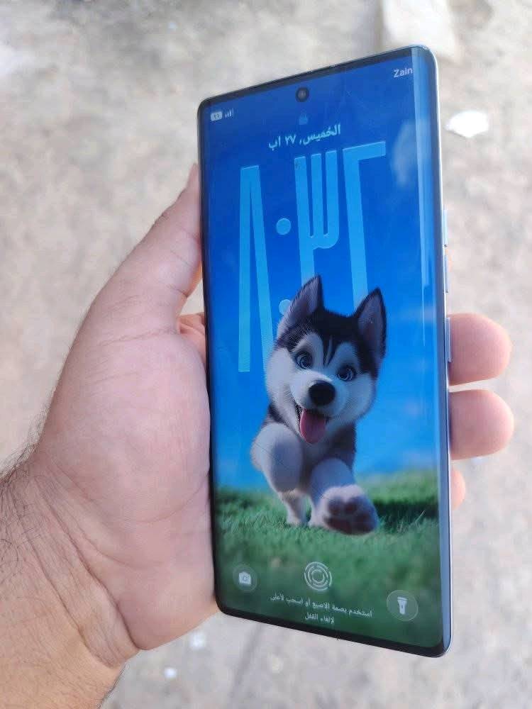 كامون 40 برو 5G
ذاكرة 256/12.
مكفول من التصليح. 
البطاريه 98%
بيه فقط فطور ب الكلاس. 
للمراوس 
مكاني بابل القاسم 
للتواصل خاص