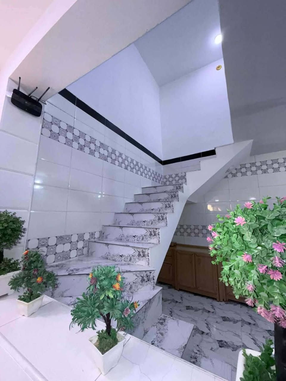 بلاش 💸 بلاش 💸 
دار ملحق قرية الغدير الاوله السكني
في محافظة النجف الأشرف 🏘️
في العراق 🇮🇶

مساحة 100متر طابق ونص غرفتين  اب ملحق قريه الغدير  اب شارع7سنتر  
موقع مميز وشغل حديث تصاميم حديثه

للسعر 80 وبي مجال

موقعنا 📍مجاور قريه الغدير 
للاستفسار يرجى الاتصال على الرقم التالي *********** أو واتساب
