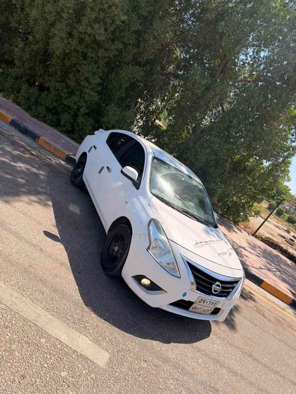 سلام عليكم
للبيع نيسان صني هندي مديل 2020 
مكفوله من الصبغ بيها بارد قليل في قبق الجنطة  اثر خطة خفية 
كير ومكينه وتبريد وحداديه 
مكفولات 
مكانها نجف  حي السلام 
ب92وبيها مجال  
للتواصل.***********

