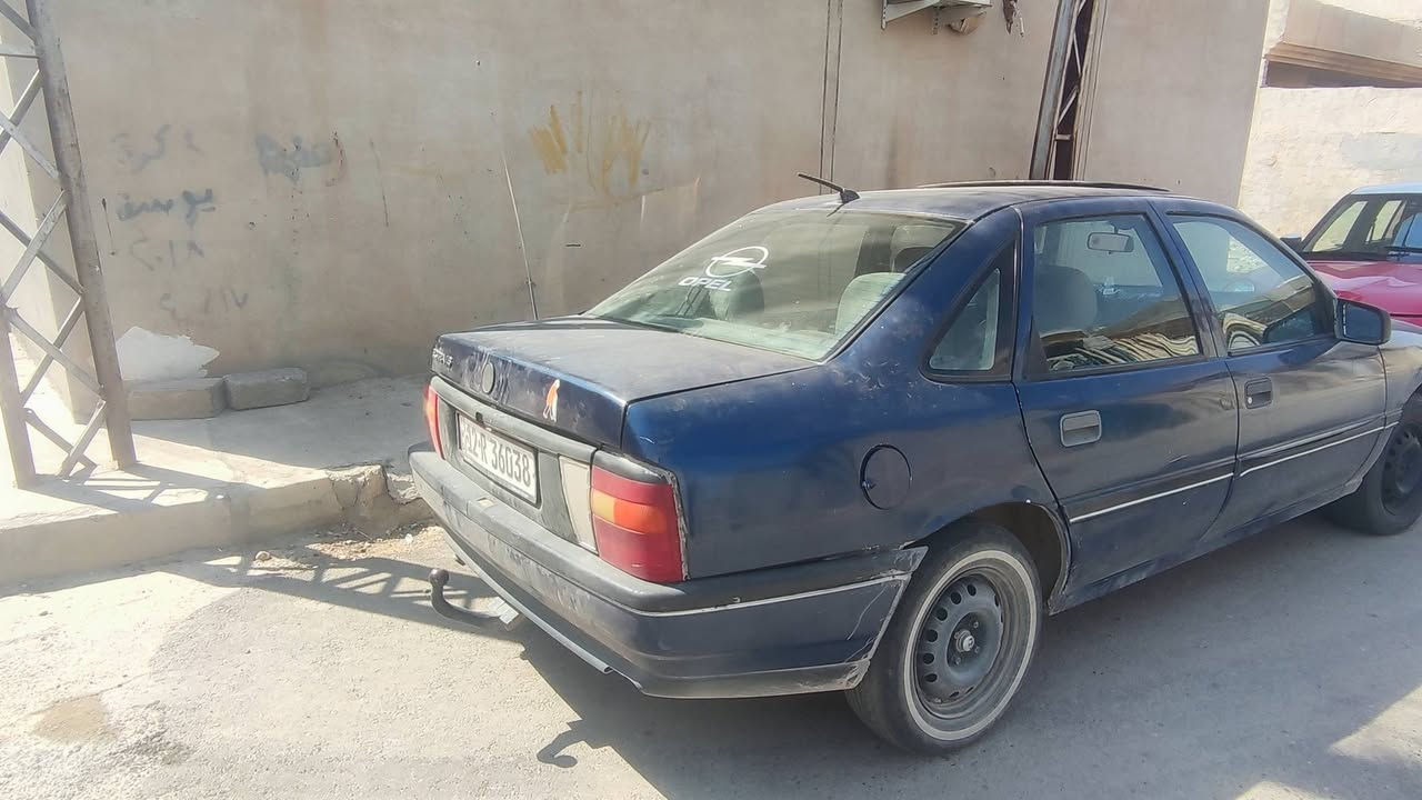 السلام عليكم اوبل فكتره للبيع 
موديل 1992 
حجم 16
السياره اب اسمي تحويل ثاني يوم 
كبون اكتروني بيه 
كهربايات كله شغاله السياره كدام العين كله امصوره 
سعر 40بيه مجال 
تتواصل ***********
وتساب
