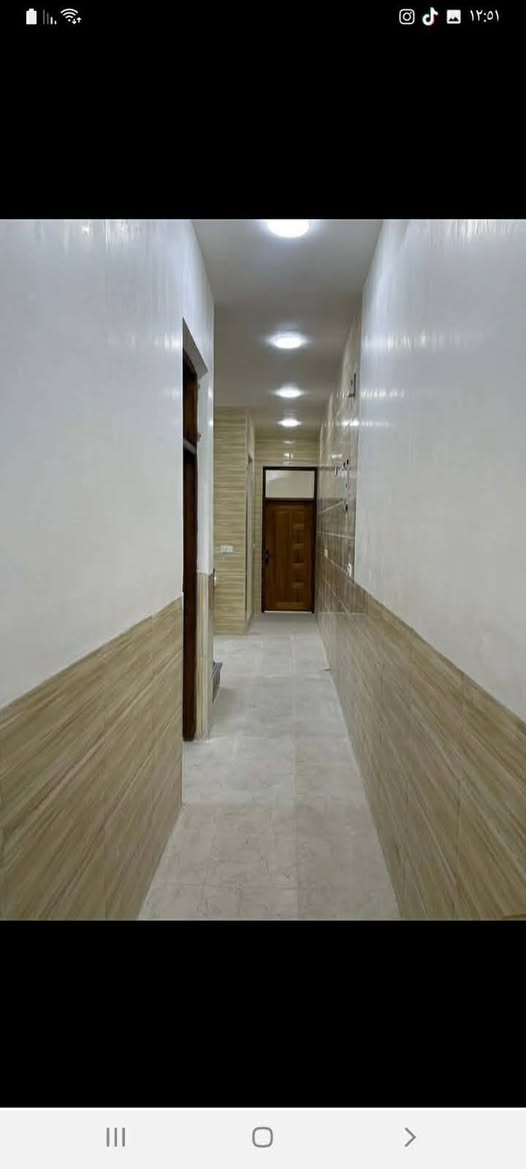 سلام عليكم دار للبيع في منطقه الدوره هورجب مساحته 100متر واجه 6 ونزال 17  متر3 طابق 4 غرف نوم قريب عله المدارس والسواك ***********

نص مكتوب في الصور:
- ٩:٢٨ أعجبني تعليق مشاركة
- أعجبني تعليق مشاركة
- مشاركة تعليق أعجبني ٩:٢٩ ١٢:٥١