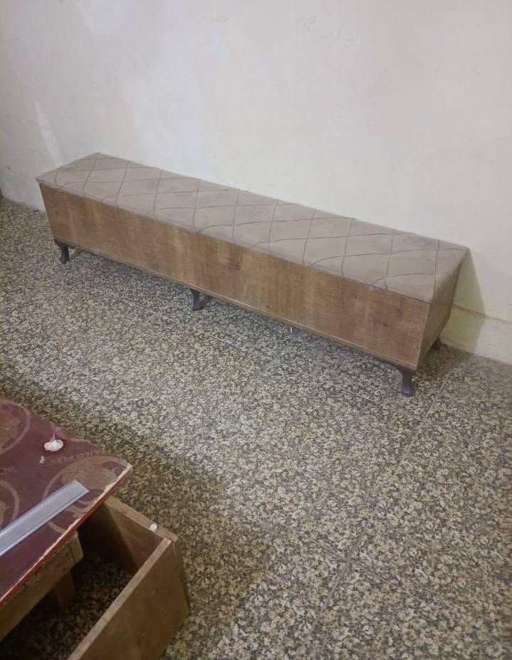 غرفه تركيا للبيع نضيفه نقصها شغلات بصيطه سعر 350 وبيها مجال العنوان البصرة الزبير رقم الهاتف ***********
