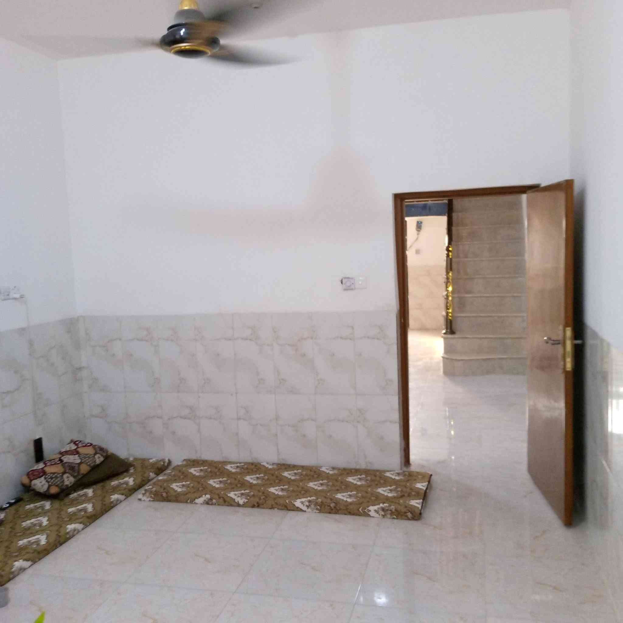 بيت البيع مساحه 300 متر رمادي طاش الاوله قرب جامعه الانبار  رقم هاتف ***********
