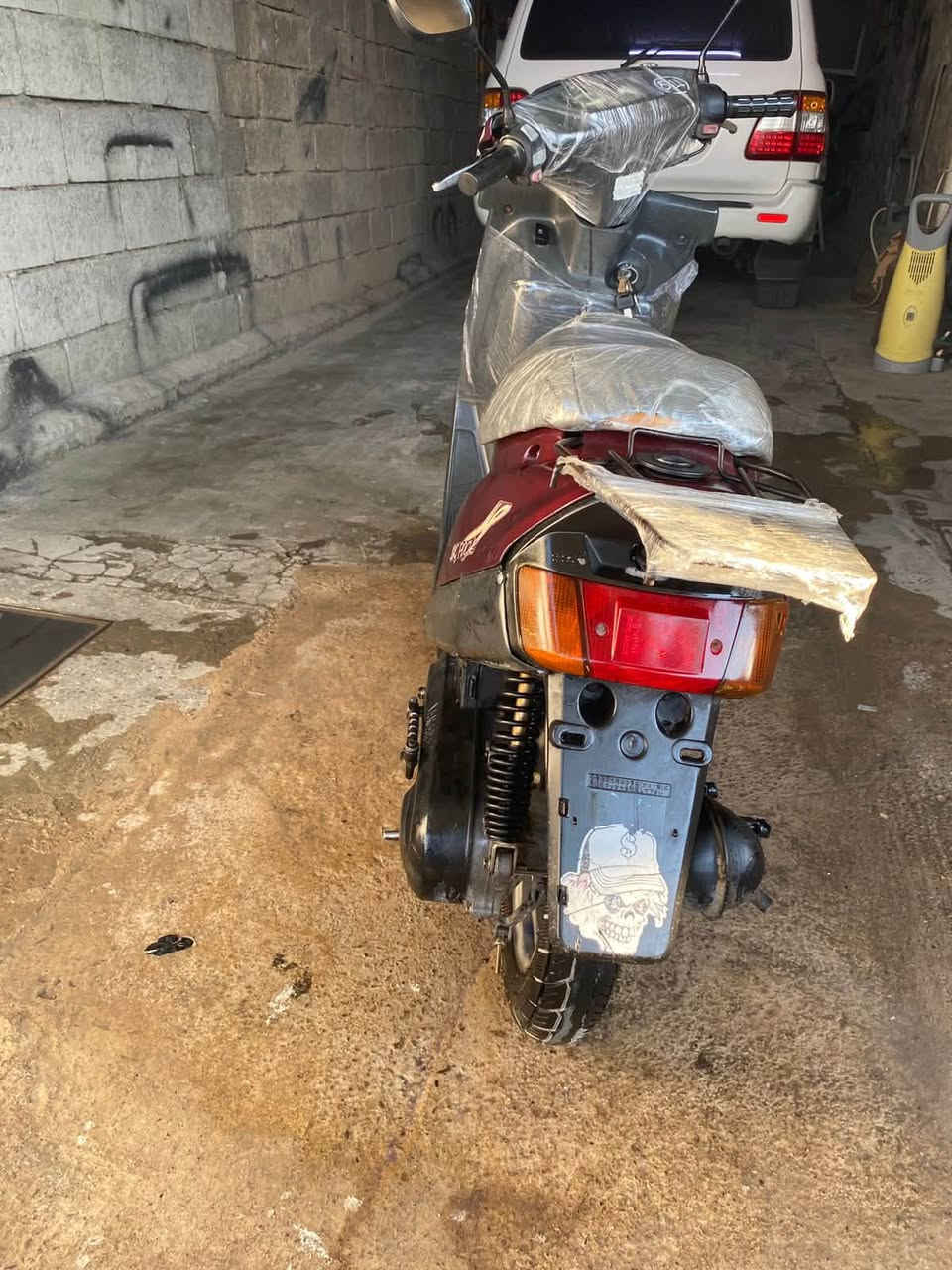 سلام عليكم ياماها كفراتها نضيف محرك ناعم نشط فول كهرباء كامل شغال سعره 250 بي مجال رقم موبايل ***********

