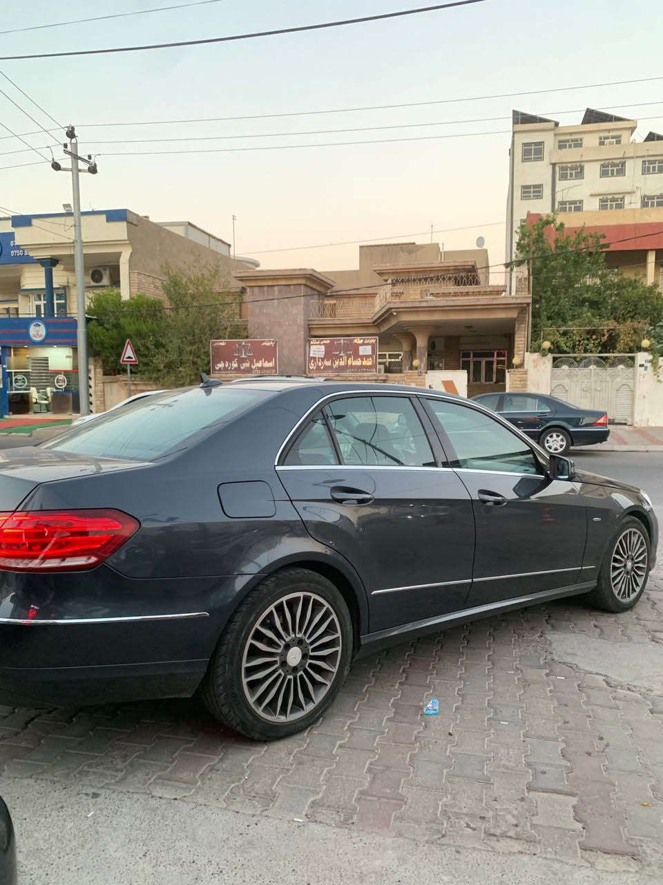 کـــوردی 
فرۆشتن 
کۆد / ٤٥٧ 
مارسیدس E200 
مۆدیل / ٢٠١١ بەنزین 
مەکینە / V4.20 تۆڕبۆ 
گێڕ و مەکینە کەپس 
ڕۆیشتن / ٢٥٠ هەزار کم 
ڕەقەم هەولێر سەنەوی ۲۰۲۷ 
ڕەقەمی نوێیە هەزەشی نوێیە
ئاوێنە شەفت لایت لید و زینۆن 
تەنها یەک بست سبوغ 
بێ ناوگرتن ، بێ ئێڕباگ 

نــــــرخ / ١٢٢ مجال
ناونیشان هەولێر 
مۆبایل / ***********واطسب

عربي 
فقط بیع 
مارسیدس e200 
مـــودیل / ۲۰۱۱ بنزین 
محرك / V4.20 تیربو 
جیر و محرك كبس بشرط
ماشي / ۲٥۰  الف كم 
رقم و هزة و سنویة جدید
مرایة شفت ، لایت زینون 
فقط شبر جامرلغ سبغ 
بدون دواخل بدون ایرباك 

سعر / ۱۲۲مجال
عنوان اربیل 
واتس اب / *********** أربيل, العراق
