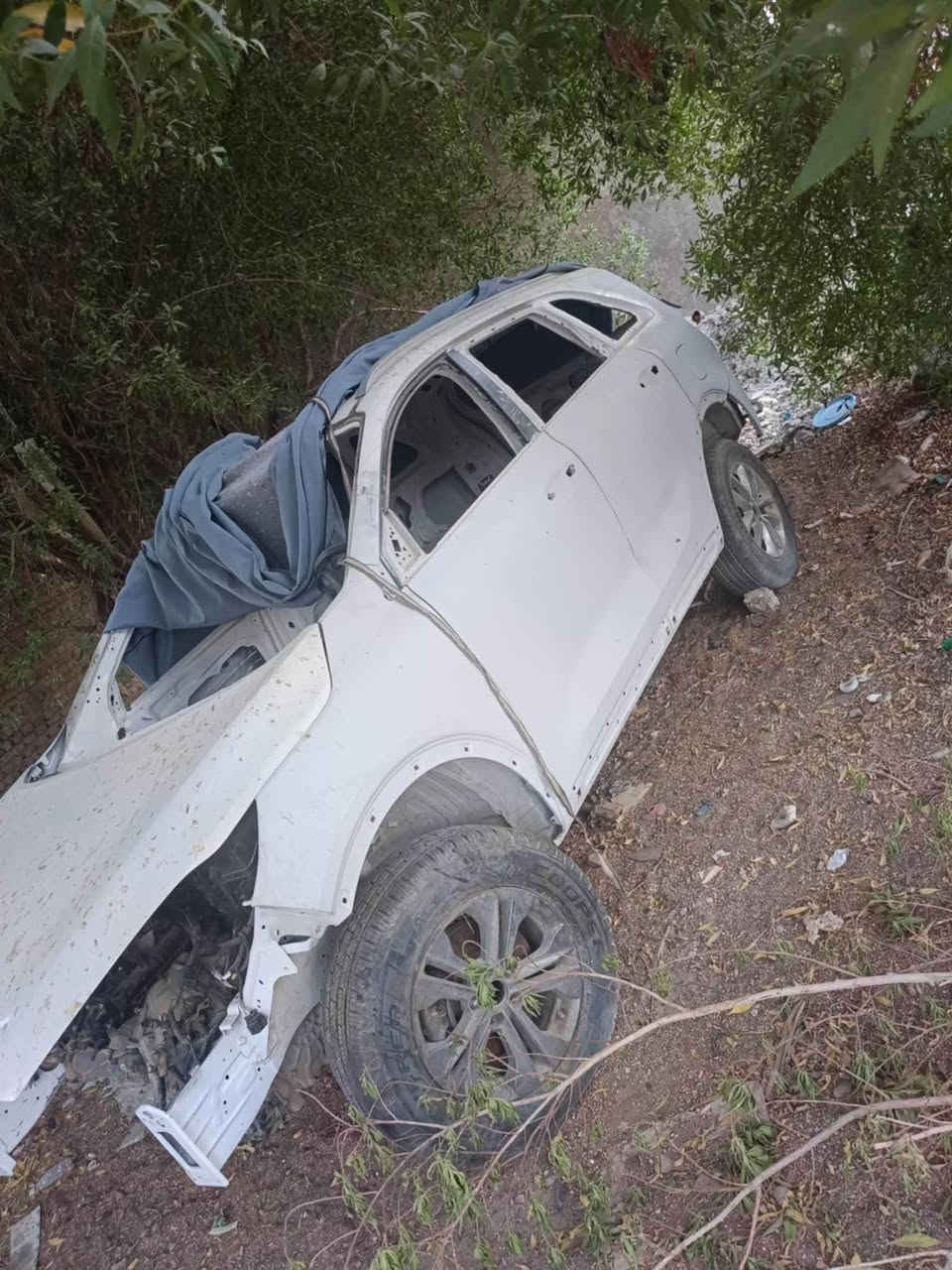 السلام عليكم كيا سورينو موديل ٢٠٢٠ صاير بيهه حرك ومبدل بيهه قبق مال قماره شغل يخبل سياره غراضها كلهن. كامله بس الجام نقص رقم بغداد مكينه ٦ سلندر كير مكينه  جدد راديترات البدنه الدعاميات بك لايتات الشبابيك المري الجانبيات اليدات البطاين الداخليه الدشبول ابو الشاشا ويل كب السياره بس تلحيظات بالكشر وصبغ حتى اساس مضروبه وتنشد غراضها وتشغل وتطلع للبيع او مراوس مكاني بغداد وهذا رقمي للاستفسار *********** ابو العز السعر ١١٥
