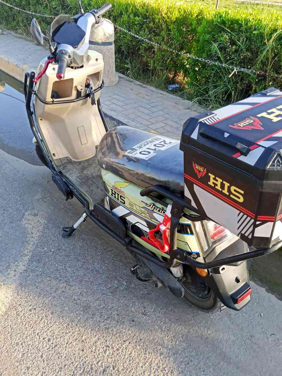 سلام عليكم دراجة HISدراكون فول مواصفات ملف 2500W و 6بطاريات دبل يمشيك 70/80KM بلشحنه اوحده مستخدم اقل من شهرين السعر مليون وبي مجال قليل 
***********وبي واتساب
