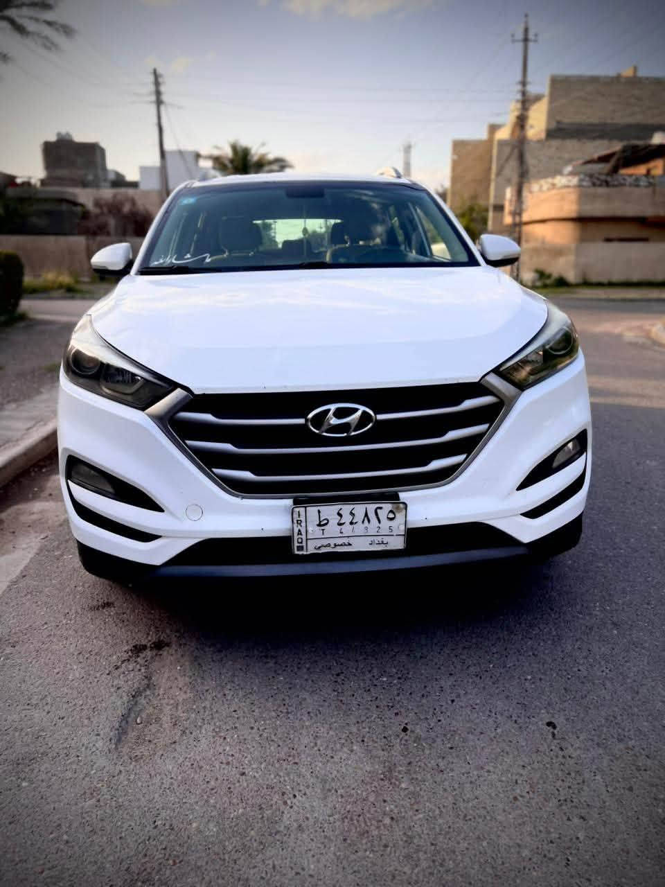 موديل ١٧ أمريكي محرك ٢٠٠٠ بدون ايرباك ودواخل قطعه تبديل اصلي نفس لون و٣ قطع كلير سياره مال جناي جدا نضيفه ماشيه ٩٠ ميل السعر ١٣٥ باسمي جاهزه مراوس باحدث *********** سيديه
