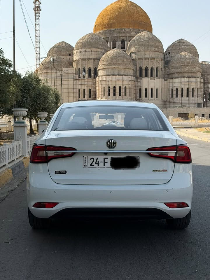 السلام عليكم 
MG 5 موديل 2024
رقم دهوك 

مواصفات comfort 
شاشة كاميرا خلفية حساسات خلفية 
تشغيل بصمة
محرك 1500
بدون ضرر بدون صبغ وبدون بارد 
السيارة بعدها بضمان الشركة 
باقي ضمان ٤ سنوات گير ومحرك وطخم وكهربائيات 
ماشية 55 الف 
السعر 109 وبيها مجال 
مكاني الموصل
للتواصل 
***********
