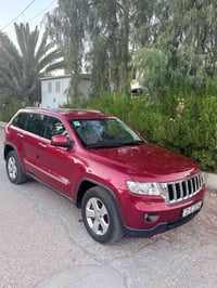 جيب 2011 خليجي 6 سلندر بدون حادث رقم وسنوية جديد ماشي 94 ميل  الموصفات...