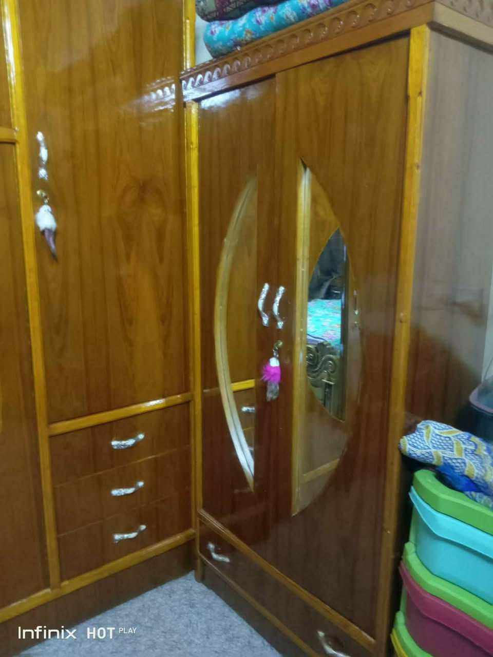 غرفة البيع السعر 450استفسار اكثر صاج عراقي على واتساب ‏‪***********‬‏

نص مكتوب في الصور:
- Infinix HOT PLAY