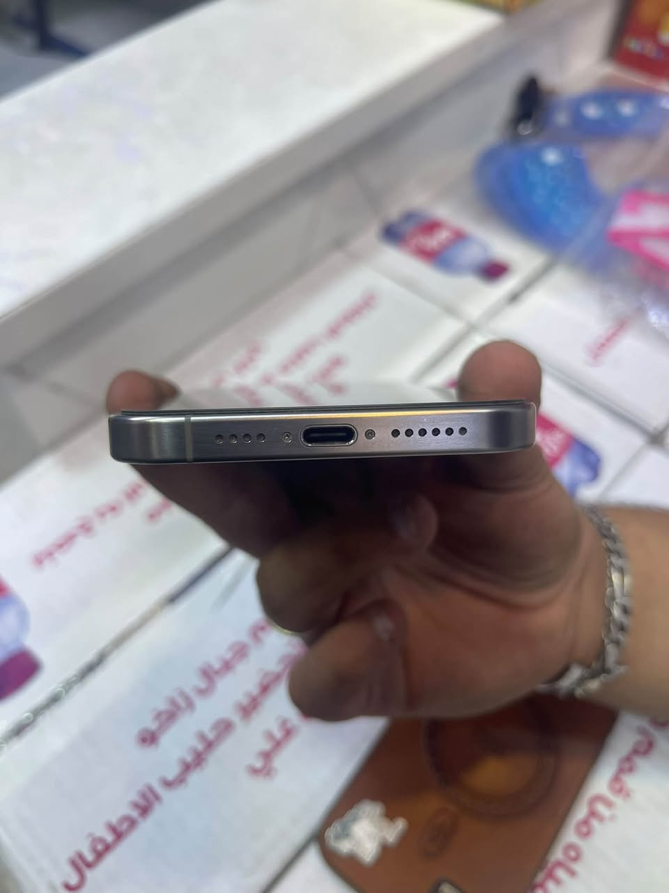 ايفون ١٥ برو ماكس • ٢٥٦ • بطاريه ٨٢%