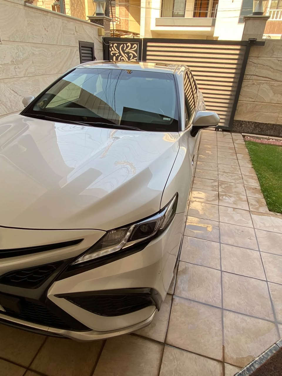 السلام عليكم 
كامري خليجية ساز 2022 se رقم بغداد بانزين 
مواصفات ال se معروفه 
شاشة - انارة ترحيبية  
فتحة سقف 
كامره وحساس امامي خلفي 
بردة خلفية 
سماعات jbl 
هاندبريك بصمه  كشنات جلد شفتات بلستيرن وبعد بيها هواي مواصفات
السعر 230 للاستفسار 
***********
