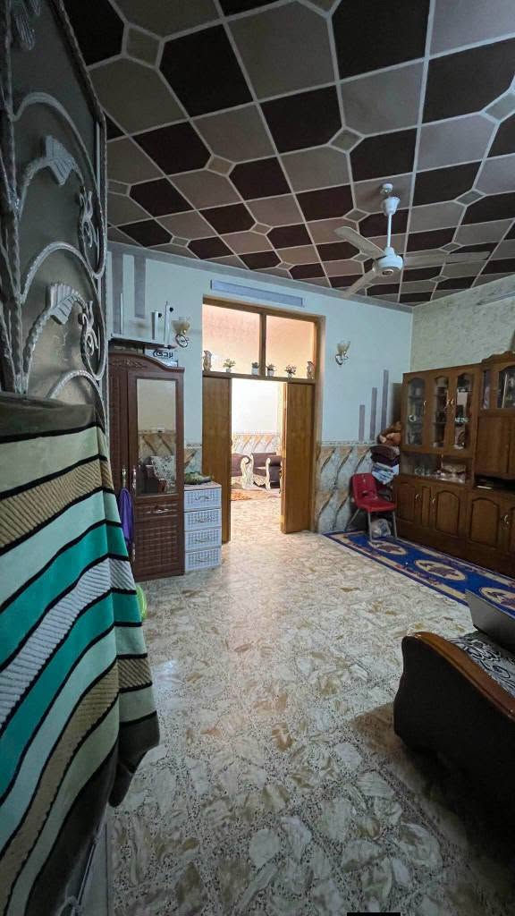 للبيع بيت ركن مميز – بغداد / الشعلة
قطاع 12 – الشارع العريض – مقابل مدرسة النزاهة

المساحة: 160 م – الواجهة: 20 م – النزال: 8 م
البناء: سنة 2015 – الأساس رفت

الطابق الأرضي:
استقبال + مطبخ + غرفتين نوم + صحيات داخلية وخارجية + محل تجاري كبير على الشارع

الطابق الثاني:
مشتملين عدد 2، معزولين وكاملين الخدمات

ركن، بطحية، جاهز للسكن
السعر: يرجى التواصل خاص

للاستفسار: ***********
واتساب مباشر: https://wa.me/9647716108418https://www

.facebook.com/marketplace/item/1035931712303369/?mibextid=dXMIcH بغداد, العراق

