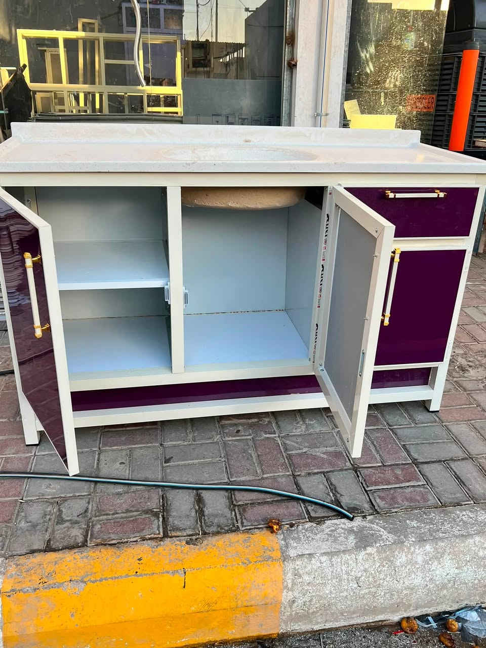 سنك متر ونص فول حطاطه درجه اول  
سعر 140 سعر ثابت 
ضهر بليت داخل قواطع بليت رف بنل ارضيه بنل. سكه 
هايدرولك   ***********
