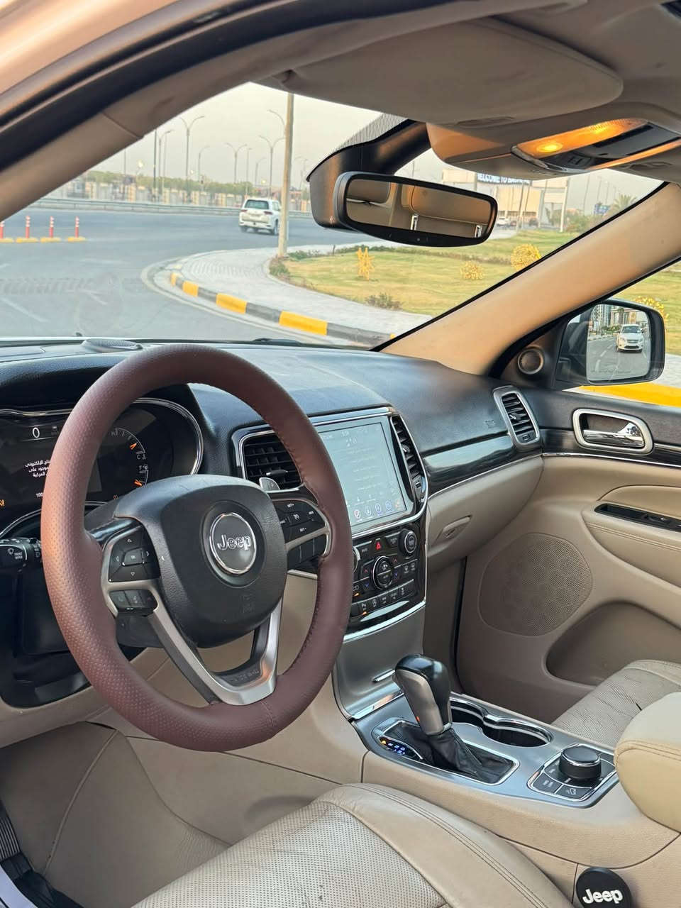 سلام وعليكم جيب موديل 2019 وكاله خليجي ليث العبيدي السعر 215 وبيهة مجال لمتيد بلاس ٣شاشات فول ١/١ رقم بغداد بسمي سنويه وهزه ورقم جدد المواصفات فول بانوراما لد امامي خلفي زنون عالي ناصي فور ويل ماوس ٣شاشات بلادي سياره حلوه وجاهزه دينار متصرف عليهة بيهة جاملغ والباب مال صدر رش وربع البنيد فقط السياره جاهزه صدر وكير ومحرك وتريد للاستفسار *********** مكاني مطار بغداد
