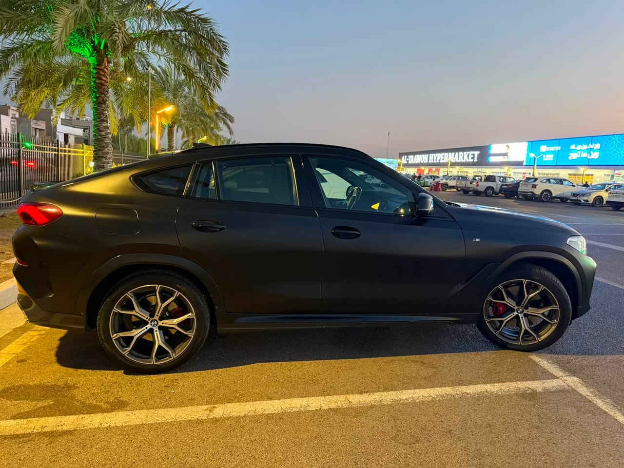 BMW X6 2022 xDrive 40i
خليجي
125.000km
M Package
مغلفة اسود طافي PPF

مواصفات:
- بانوراما
- بيبان شفط
- داخل لد متغير الوان
- حساسات 360
- اوتو بارك
- انارة خارجية متحركة
- اوتو هولد
- ⁠نظام ايمائات
- بردات خلفية

وبيها بعد هواي مواصفات

رقم اربيل تحويل ثاني يوم
سعرها 54.000$ وبيها مجال بسيط

***********
