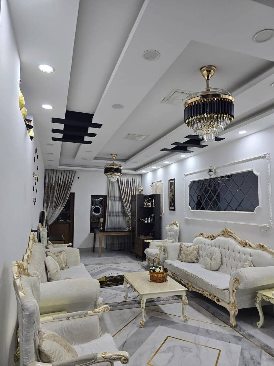 منطقة ١ اذار • ١٥٠م • ٥ غرف