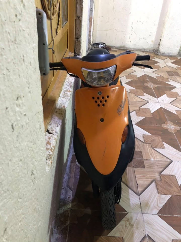 هاي تسعه بلاديه وحلوه مكينه ما تنسمع كهربائيات جاهزه مابيها اي شي السلف شغال من تمشي مسافة طويله يشحن الباتري يشتغل 
الدراجه بيها صوت اكسل من تمشي سريع يطلع وستان وشوته نقص الشوته ابلاديه مالتها موجوده ٢٢٥وبيها مجال***********مكاني بصره شارع المقاولين
