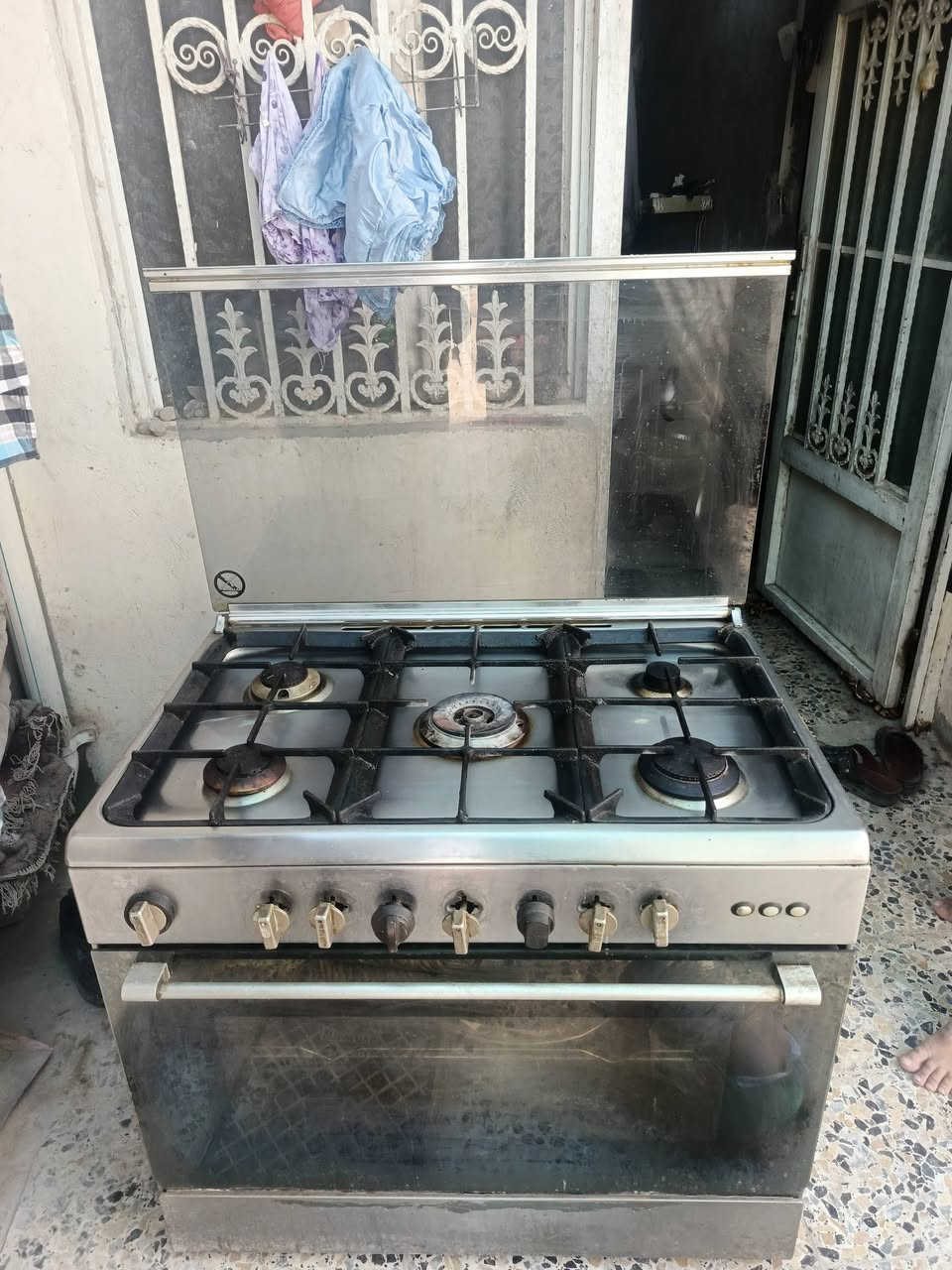 طباخ ايطالي للبيع كوفه شارع المطار القديم 150    ***********

