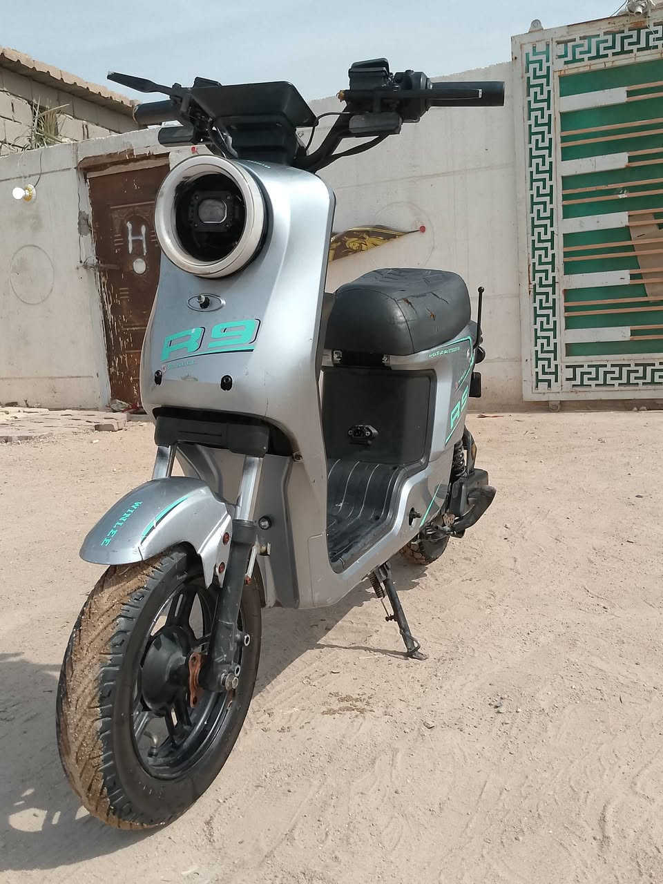 R9 • جديد • بطاريات