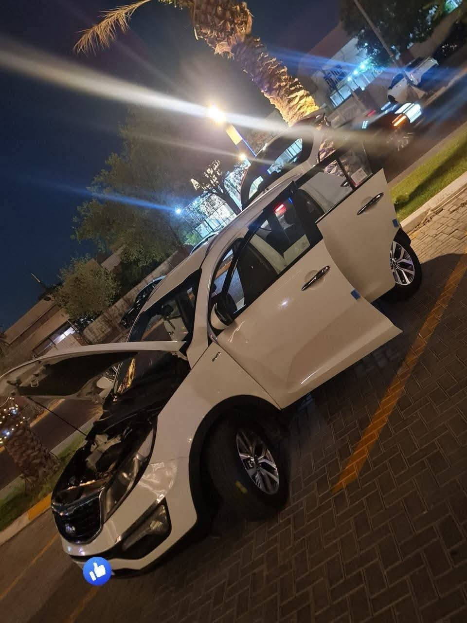 السلام عليكم
كيا سبورتج 2015 خليجي مكينة 2400 دوش سيارة جديدة جدا جدا جدا مكفولة كفالة عامة حتى دعاميات عدا رصعة باب السائق فقط تبريد قطعتين فور ويل درايف تحكمات ستيرن كروز سرعة ماشية 100 الف كيلو تبريد ثلج 🥶 بسمي رقم بغداد دولي مميز 
مكان بغداد 
للاستفسار ***********

