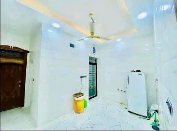 السلام عليكم بيت للبيع 100 متر سعر 67 امها المجال باستفسار على هذا الرقم حبيتك حي النداء شغل درجه اولى كامل مع عائلتي ***********
