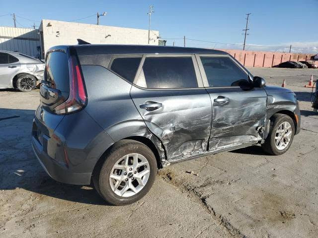 للبيع صول 23
حادث بس بيبان
رقم السياره بغداد 
مكان السياره بغداد
سعر السياره ١٣٥وبيها مجال بسيط 
‏‪***********‬‏

نص مكتوب في الصور:
- 181170134X