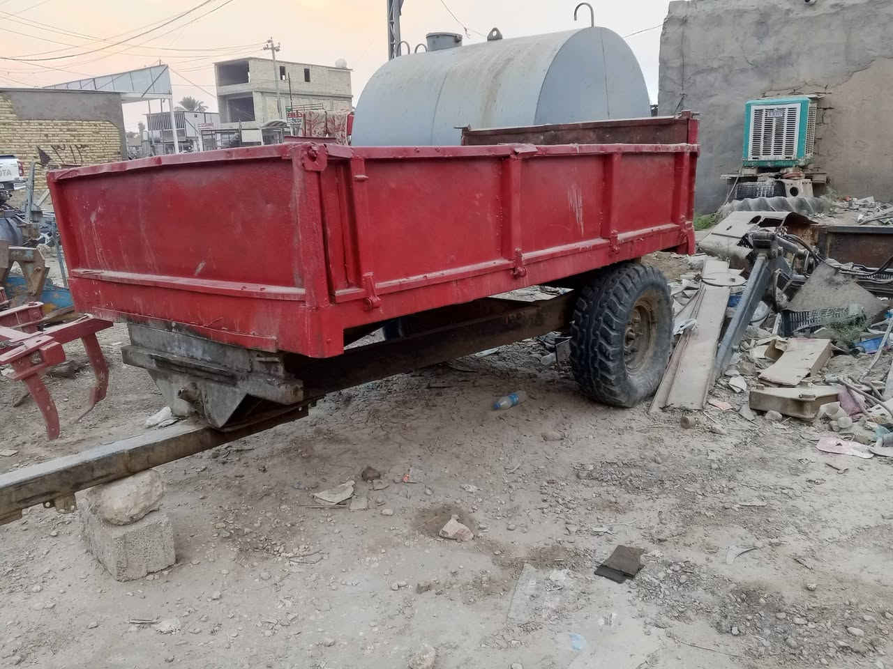 شاحنة • بدون تفاصيل