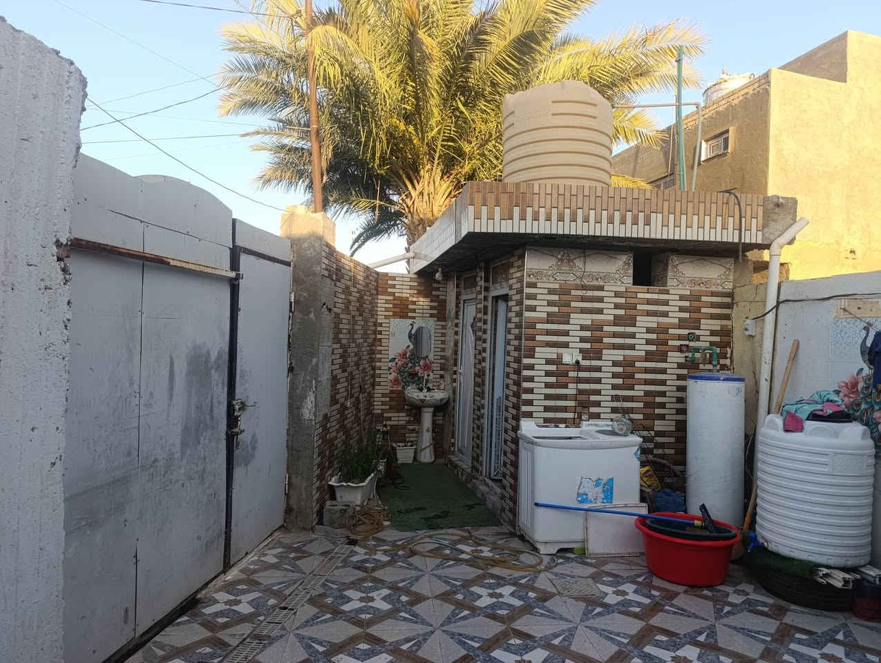 بيت للبيع زراعي سند 25 يتكون البيت من غرفتين وستقبال وصاله ومطبخ وصحيات سعر 35 بي مجال مكان البيت نزلة زامل الجاسميه قرب الحسينيه قاسم ال ميح ***********
