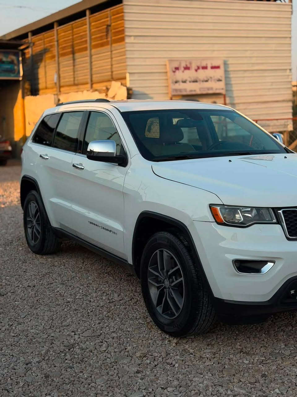 سلام عليكم 
للبيع جيب لاريدو حادث امريكة بس تخريب بدون ارباك 
وسونار موجود كلشي واضح بي 
السيارة جاهزة من كل لنواحي 
هزة ولوحات جدد تحويل مباشر 
مكينة 3600 
مكاني بابل /***********
